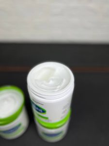 کرم مرطوب کننده پوست خشک و حساس ستافیل